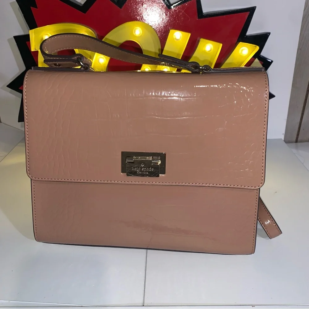 KATE SPADE NEW YORK Knightsbridge Glossy Croco-Embossed Doris Sparrow Satchel